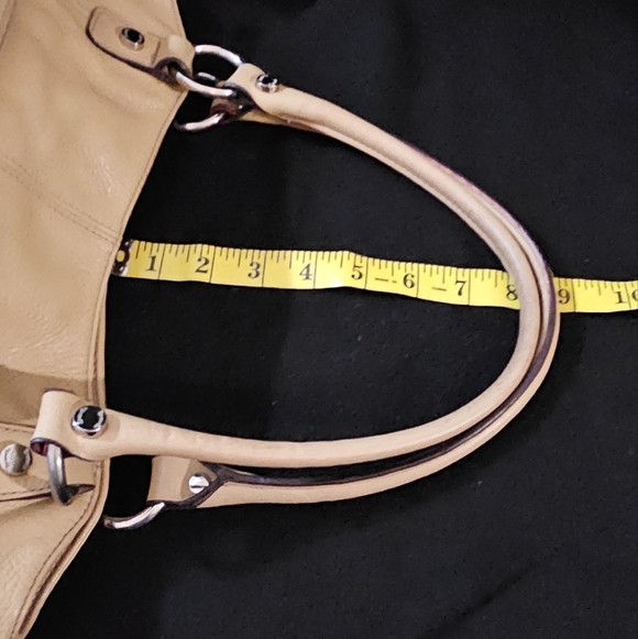 Tignanello Elegant Tan Pebble Leather Hobo/Shoulder Bag - Picture 13 of 16